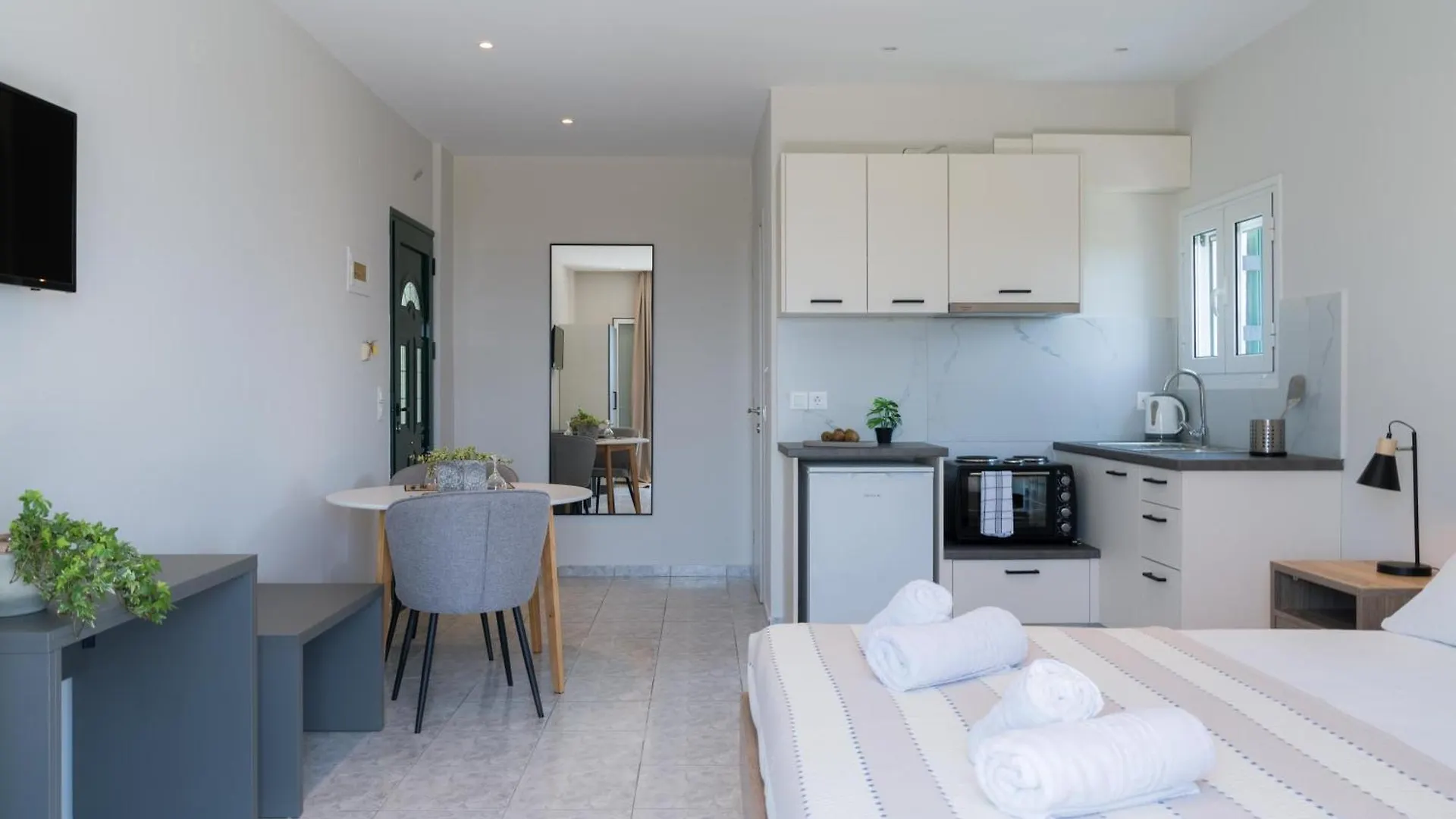 Mousata Captain'S Apartments In Olive Grove 2 0*,