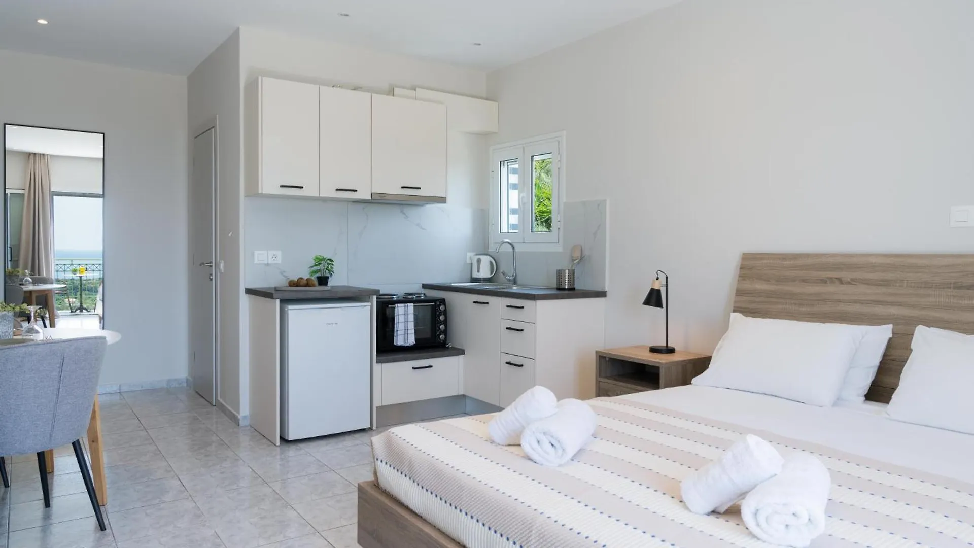 Mousata Captain'S Apartments In Olive Grove 2 יוון